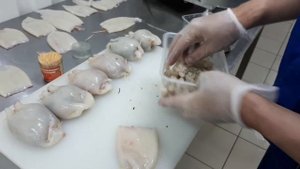 Командорский фаршированный кальмар