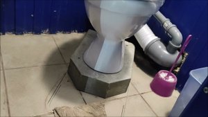 Как поднять унитаз вверх на новый пьедестал .