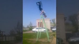 Сделал солнышко на качелях 110 раз)))