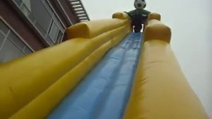 Огромный надувной батут с горкой
