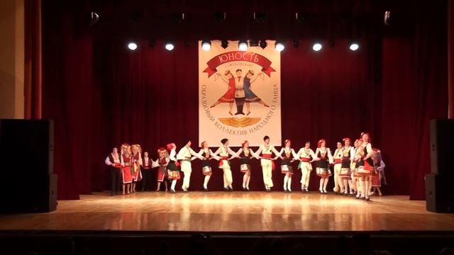 "Образцовый коллектив" Ансамбль народного танца "Юность"- Болгарская сюита (г. Жуковский) смотреть онлайн