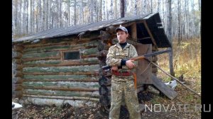 Таежное зимовье: почему двери в таких домиках открываются наружу