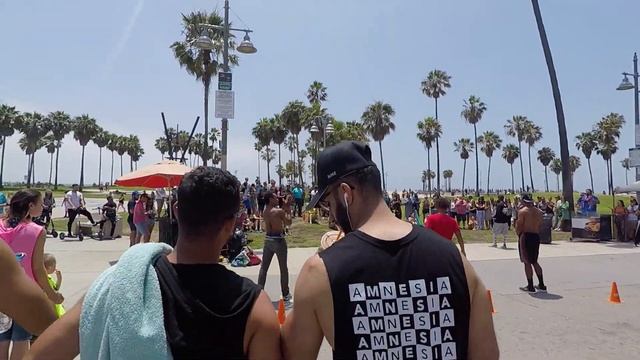 ЛОС-АНДЖЕЛЕС.БЕВЕРЛИ ХИЛЛС: В ПОИСКАХ ЗВЕЗД/LA. BEVERLY HILLS: LOOKING FOR CELEBS #22 смотреть онлайн