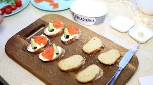 Праздничные закуски на Новогодний стол! Брускетты с рыбой и колбаской.