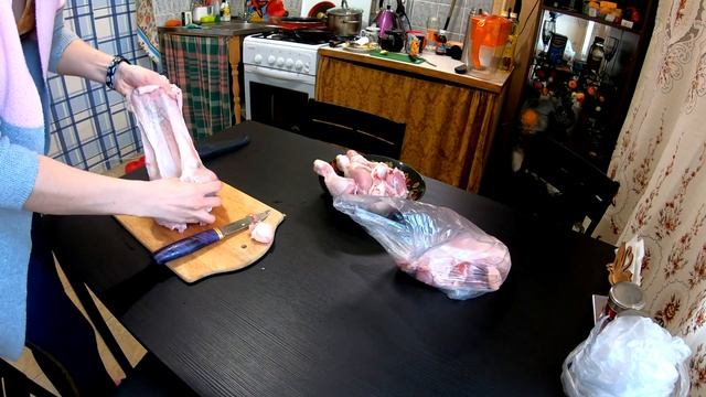 Разделываю цыплёнка за 5 минут.