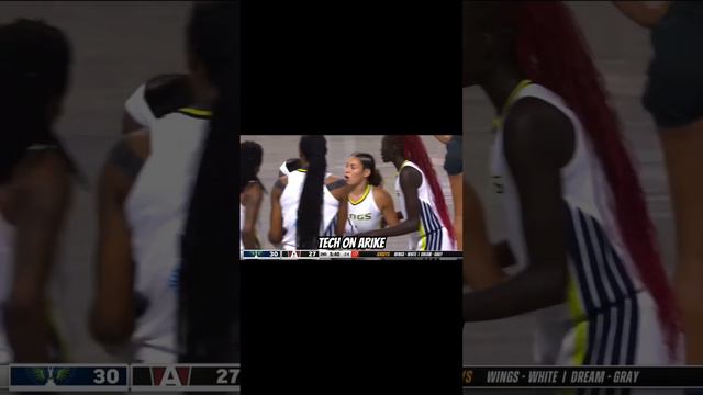 Arike Ogunbowale wants a foul but her own teammate pushed her in the back and gets a tech 😳