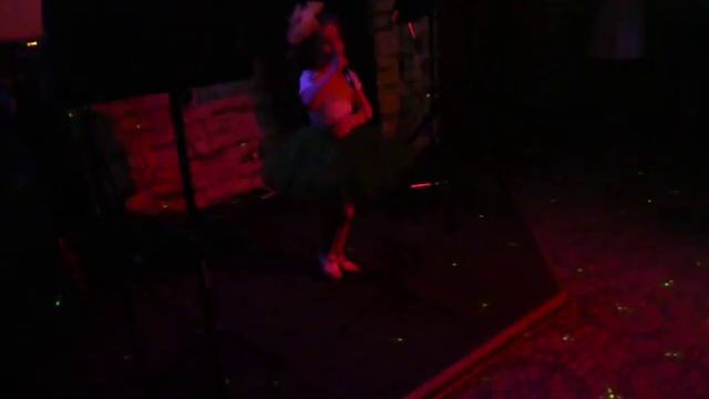 Первое сольное выступление. Подарок крестному на свадьбу. смотреть онлайн