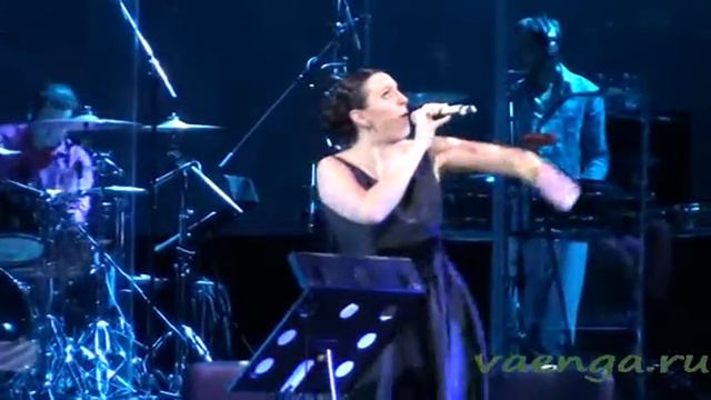 Елена Ваенга. Задымился вечер. (БКЗ. 28.01.2011) смотреть онлайн