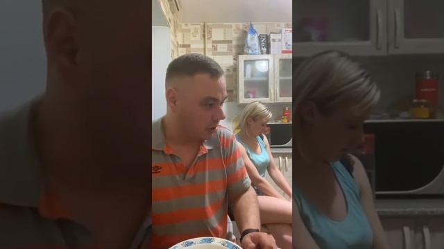 Средство от моли. Жена плохо готовит. Переехал жить в Японию смотреть онлайн