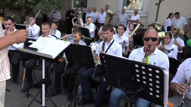 День Благодарения г. Измаил. Играет духовой оркестр. смотреть онлайн