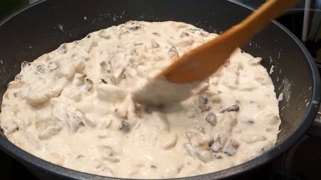 Самый нежный и вкусный жульен, советую обязательно приготовить.