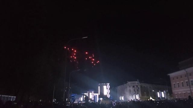 День города. Нижний Новгород. 20.08.2022 Площадь Минина и Пожарского. На сцене Artik & Asti. смотреть онлайн