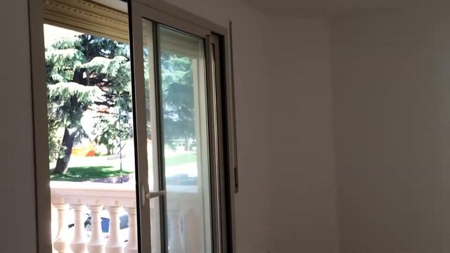 Новая квартира в Арма-ди-Таджа у моря в Италии смотреть онлайн