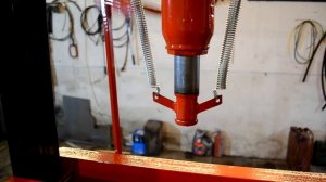 САМОДЕЛЬНЫЙ ПРЕСС из ДОМКРАТА с НОЖНЫМ ПРИВОДОМ