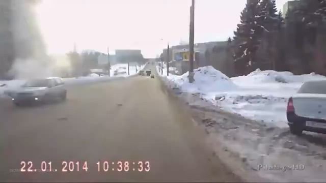 Bus Crashes, Tram Crashes, Trolleybus Crashes compilation 2017 #57 смотреть онлайн