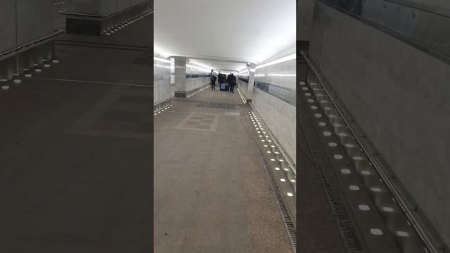 Переход в метрополитен  из Казанского вокзала. Москва. Чистота и порядок.