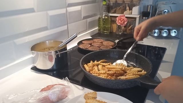 köfte patates ve mercimek çorbası en sevdiğim yemekler ♥️? смотреть онлайн