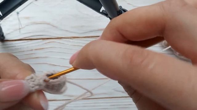 Соединение большого пальца и ладони при вязании руки крючком/Crochet the thumb and palm of a hand