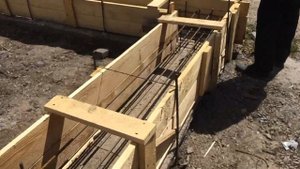 4 Автосервис, Установили опалубку  для выравнивания фундамента