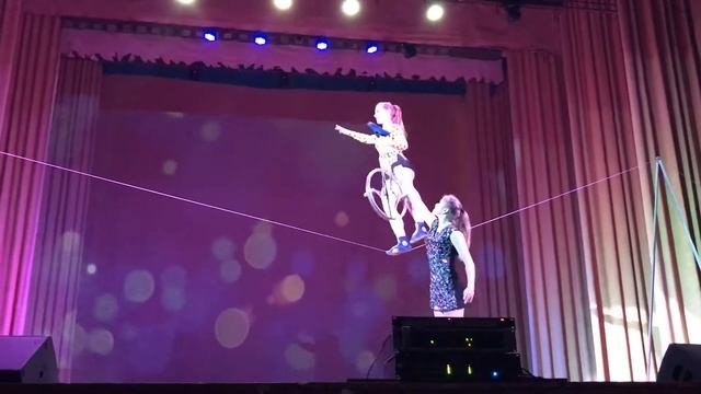 Эквилибр на свободной проволоке