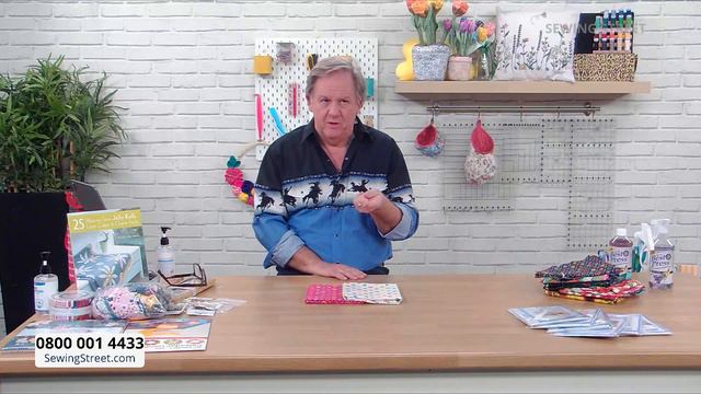 Sewing Street – 04/04/2021 – Join John with Janis Hobbs for Hedgerow Cushion & Storage & Bubble Pod