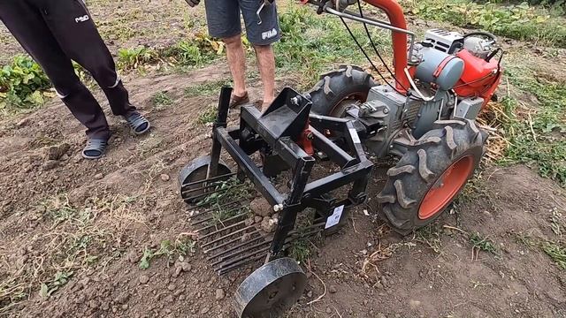 Копалка Мотор Сич с мотоблоком «Мотор Сич МБ-8». Digger Motor Sich with Motor Sich MB-8.
