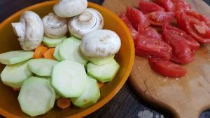 Запеченный картофель с овощами и шампиньонами в духовке