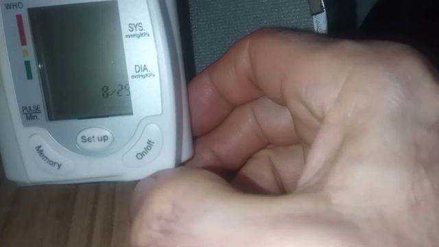 как настроить тонометр манжетнного типа.