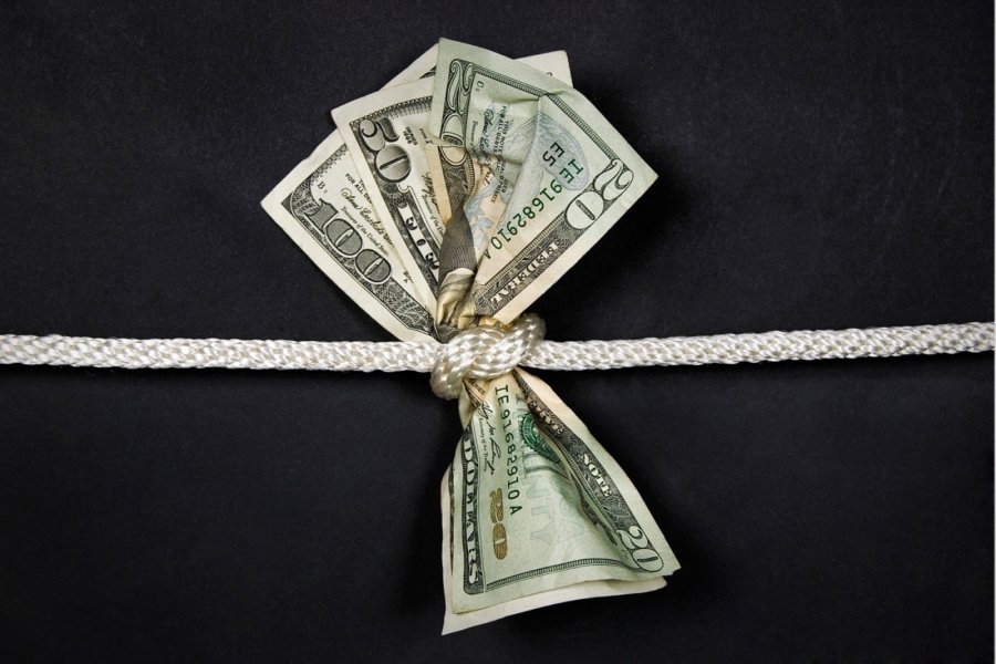 Использовать силу денег. Деньги золото богатство. Денежная сила. Денежная сила. Денежная сила.