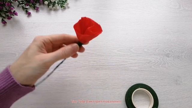 Как сделать цветы своими руками / за 2 минуты / из гофрированной бумаги