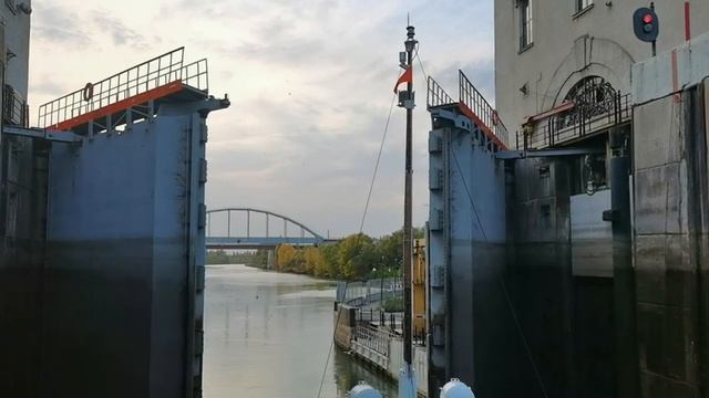 Открытие ворот 15 шлюза Волго-Донского канала. смотреть онлайн