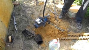 Прокачка абиссинской скважины до чистой воды