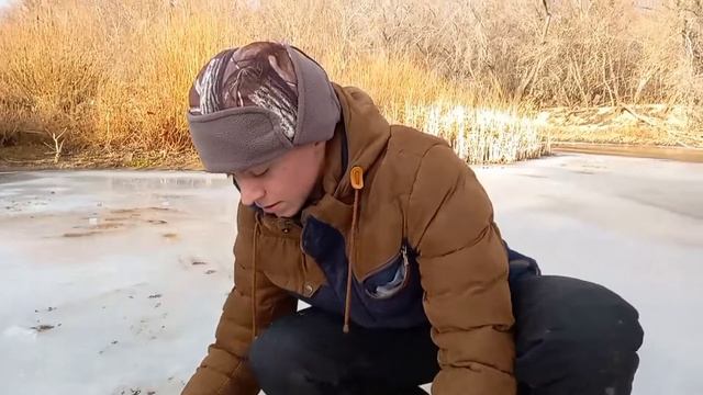 Как СДЕЛАТЬ лунку НОЖОМ. Что делать, если забыл бур дома смотреть онлайн