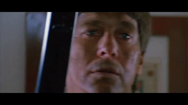 Погребенный заживо в гробу, он спасается только с помощью зажигалки смотреть онлайн