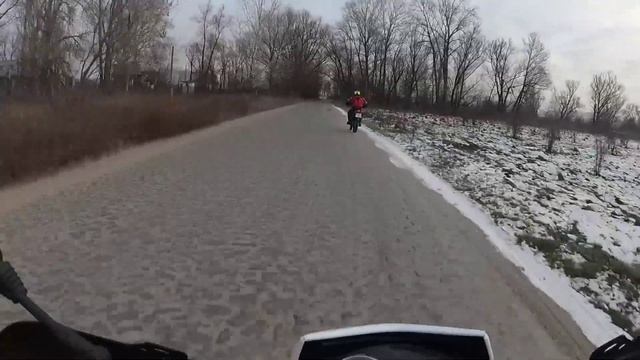 Вот такая вот зима 2020 на мотоцикле по полям, лугам, городу смотреть онлайн