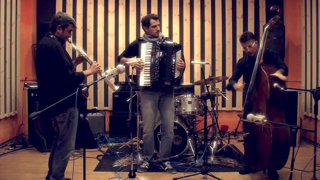 EL TICO TRIO: "El tico tico" (no Fubà) смотреть онлайн