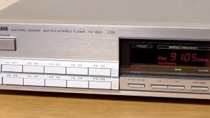 Yamaha TX-900 AM/FM Stereo Tuner - HiFi