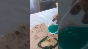 заливаем эбоксидную смолу