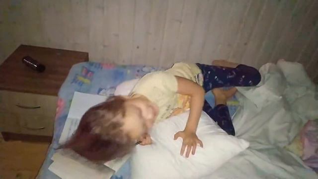 Ребенок переел мандарин - уроки на дому - семья блогеров смотреть онлайн