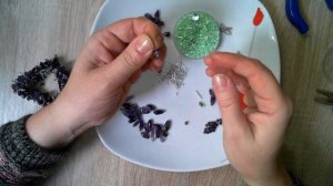 Как сделать украшение с пинами. Браслет без замка.