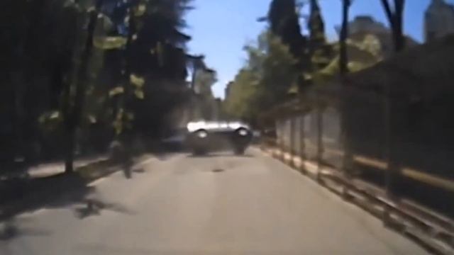 Land Rover Freelander - hatch sewer :: Crash Test смотреть онлайн