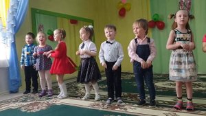 Маленький ёжик, четверо ножек