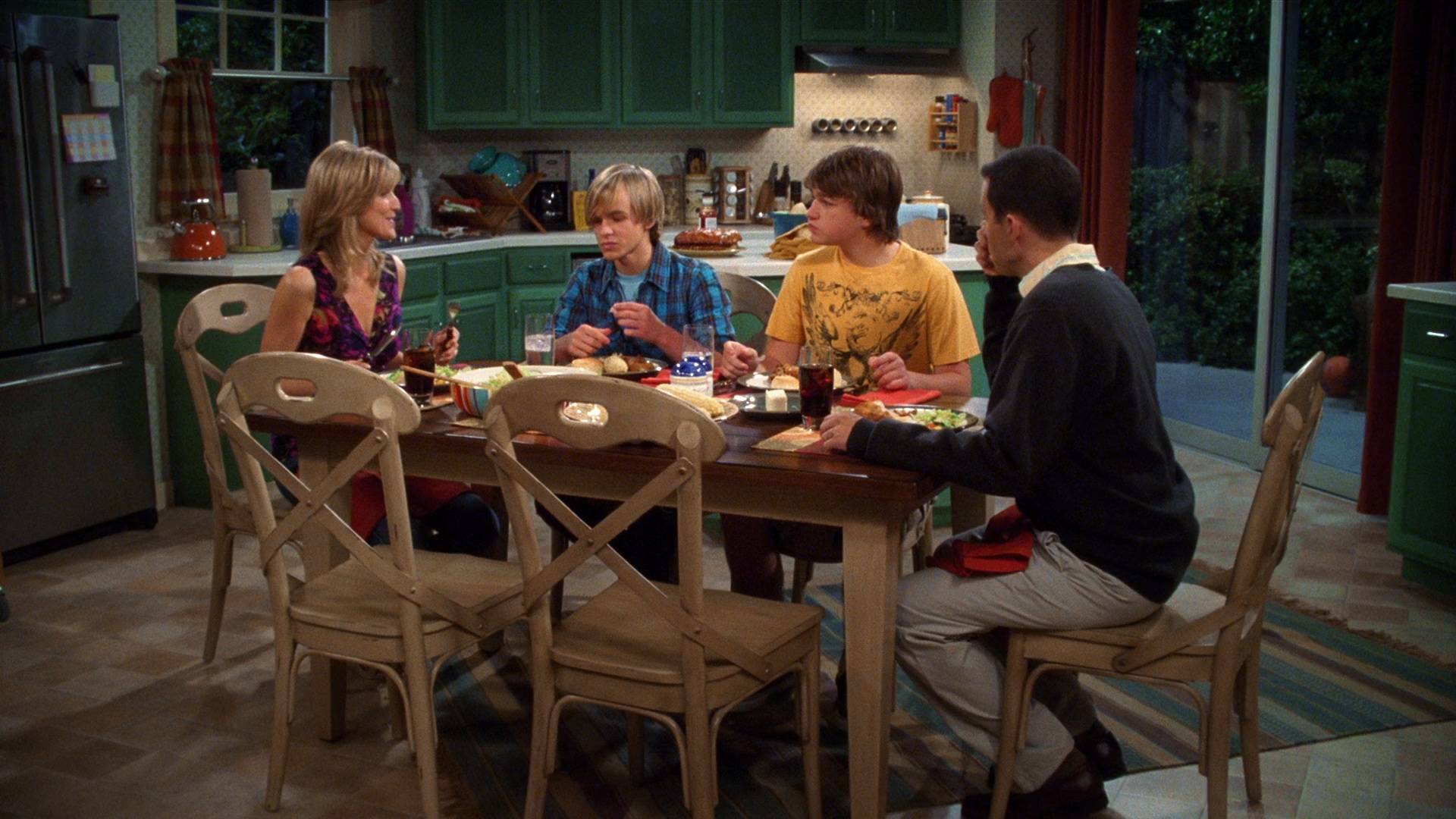 Сериал Два с половиной человека - 8 сезон 4 серия / Two and a Half Men
