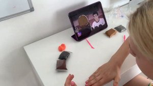 Делаю цветочное зеркало из легкого пластилина