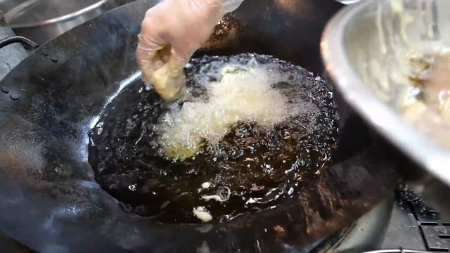 New York City Food - FRIED FLOUNDER Park Asia Brooklyn Seafood NYC смотреть онлайн