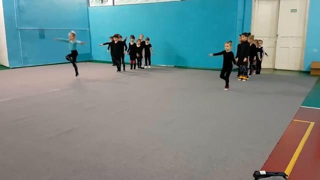 Художественная гимнастика МОЯ ГРУППОВАЯ ТРЕНИРОВКА! смотреть онлайн