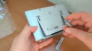 Цифровой будильник (часы календарь температура)