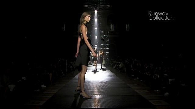 SUPERMODEL KARLIE KLOSS | RUNWAY COLLECTION