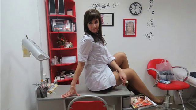 Красивые медсестры в чулках