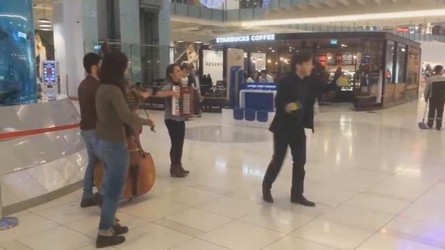#Хочукешью Задание 3 или как нас хотели выгнать из ТЦ)